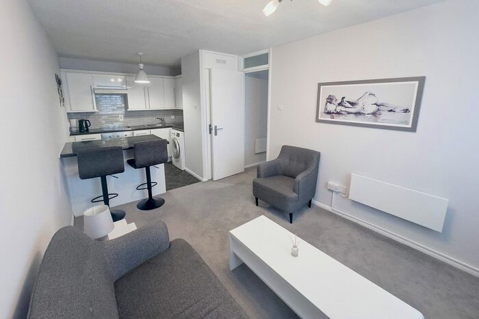 1 Bedroom Flat To Rent In Lion Court, Studio Way, Borehamwood, Hertfordshire, WD6