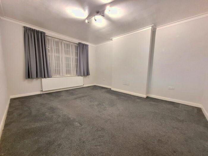 1 Bedroom Flat To Rent In Colney Hatch Lane, Muswell Hill, N10