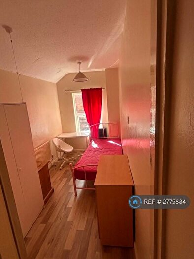 3 Bedroom Terraced House To Rent In Tudor Road, Leicester, LE3