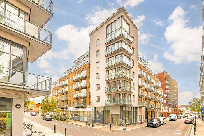 Studio To Rent In Yeo Street, Bow, E3