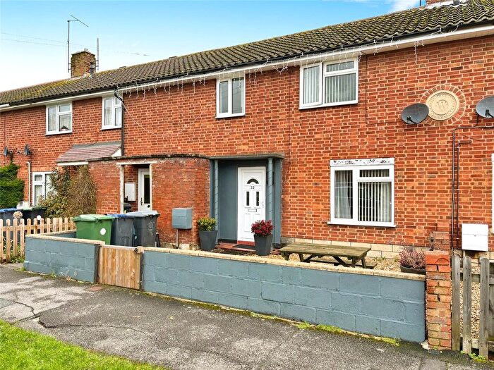 3 Bedroom Semi Detached House For Sale In Queens Road, Westbury, BA13