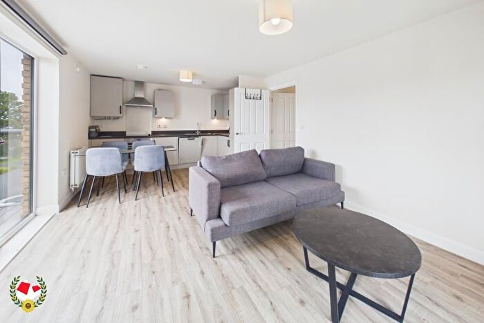 2 Bedroom Flat To Rent In Minett Road, Yate, Bristol, BS37