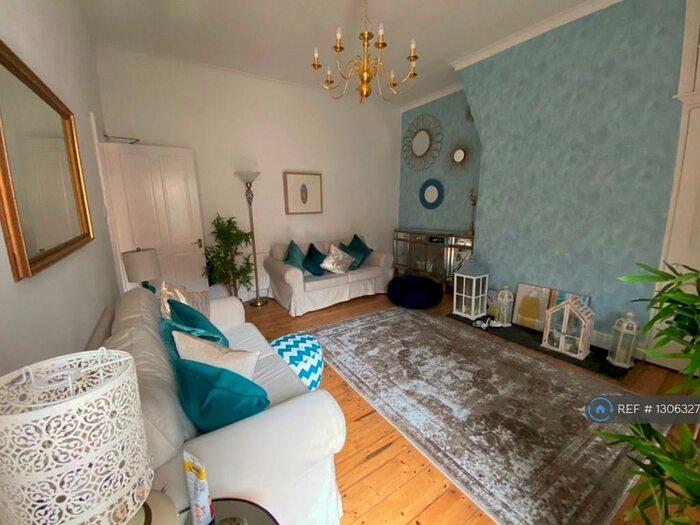 2 Bedroom Flat To Rent In Jesmond, Newcastle Upon Tyne, NE2