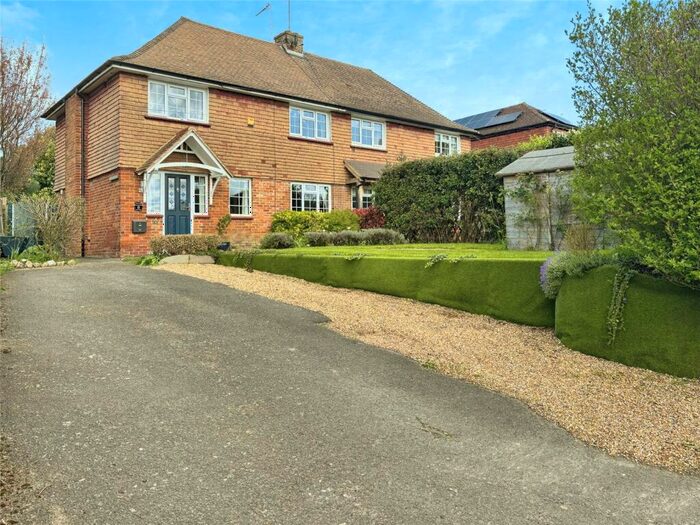 3 Bedroom Semi-Detached House For Sale In Kenward Road, Yalding, Maidstone, Kent, ME18