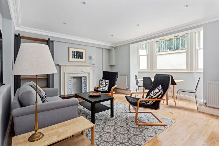 1 Bedroom Flat To Rent In Bolingbroke Grove, London, SW11