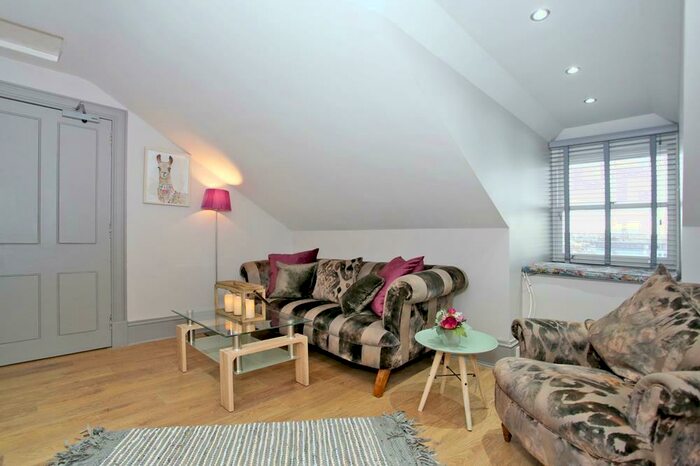 3 Bedroom Flat To Rent In Union Street, Flat, AB10