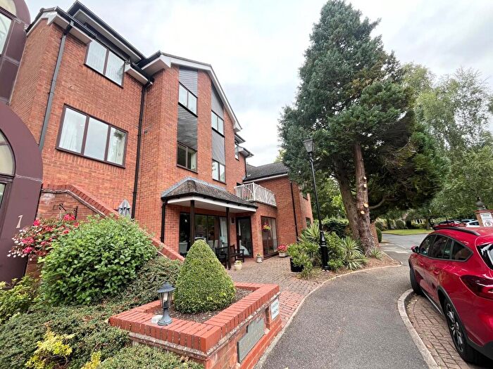 2 Bedroom Flat To Rent In Beech Court, Bushell Drive, B91