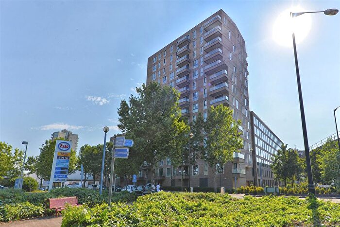 2 Bedroom Flat To Rent In Connaught Heights, Pontoon Dock, E16