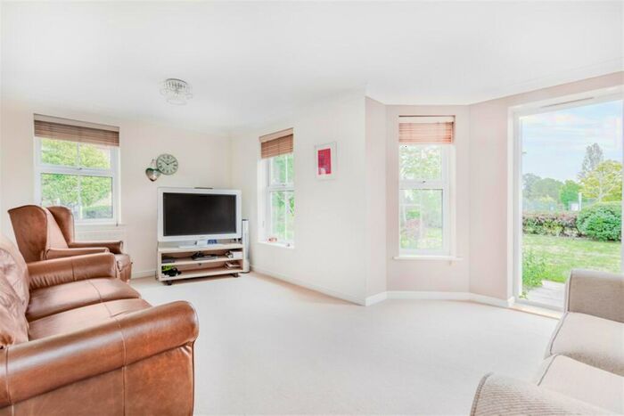 3 Bedroom Flat To Rent In Silk Croft, Horton Crescent, Epsom, KT19