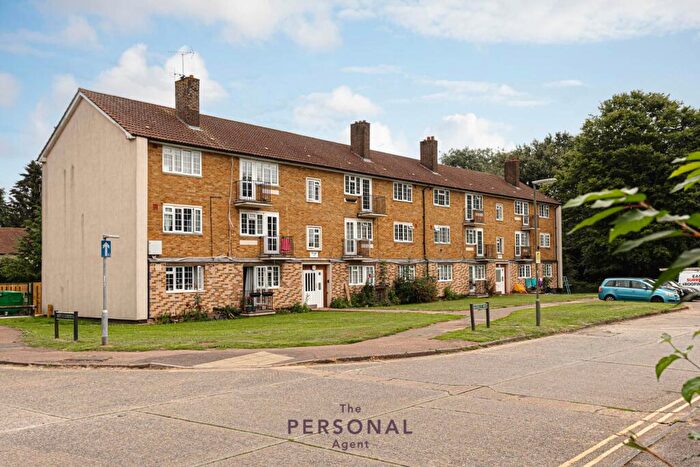 2 Bedroom Flat To Rent In Marbles Way, Tadworth, KT20
