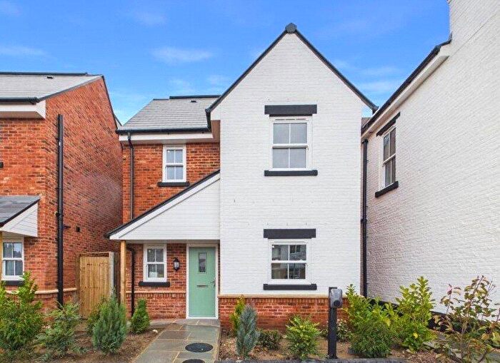4 Bedroom Detached House For Sale In The Street, Upper Stoke, Rochester, Kent, ME3