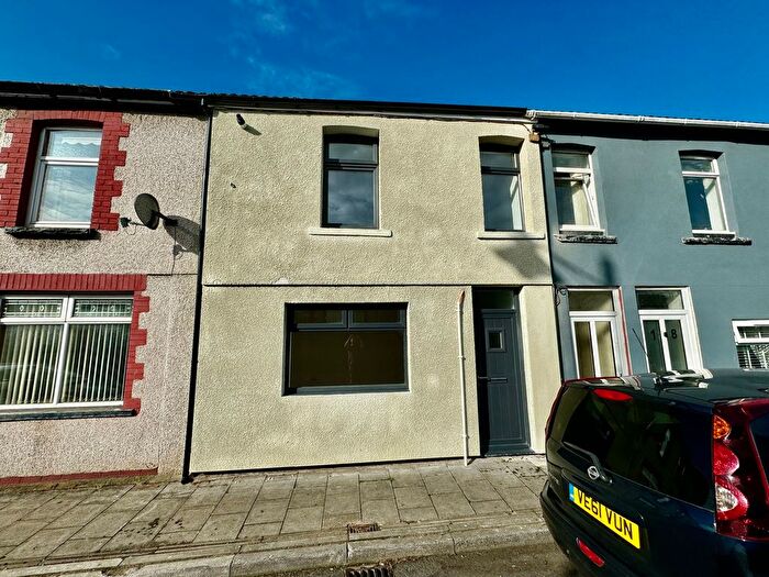 1 Bedroom Flat To Rent In Commercial Street, Aberbargoed, CF81