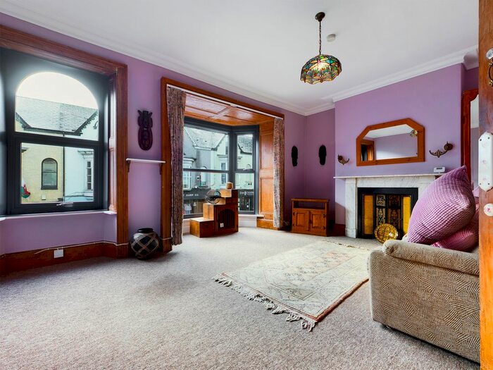 2 Bedroom Maisonette To Rent In Newton Road, Mumbles, Swansea, SA3