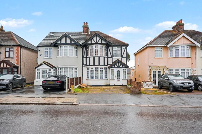 3 Bedroom Semi Detached House For Sale In Collier Row Lane, Romford, RM5