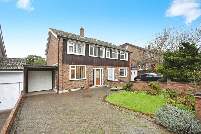 3 Bedroom Semi Detached House For Sale In Perry Street, Billericay, CM12