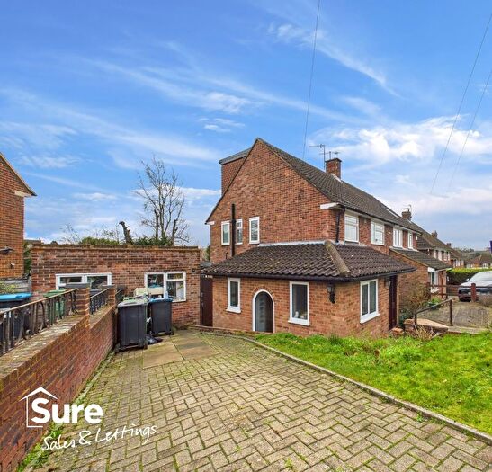 4 Bedroom Semi-detached House For Sale In Fairway, Hemel Hempstead, Hertfordshire, HP3