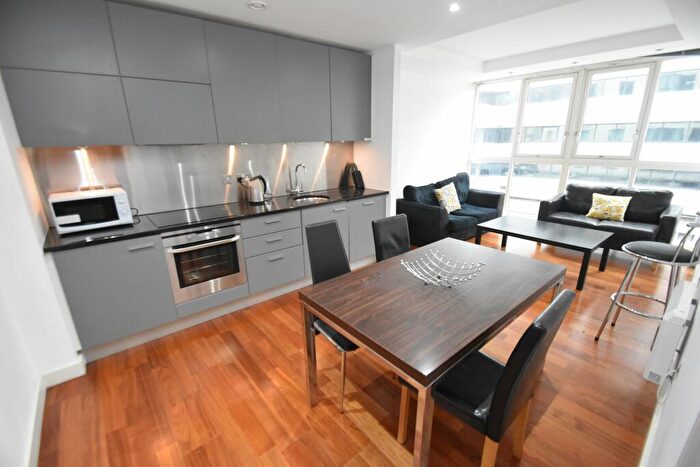 1 Bedroom Flat To Rent In Admiral House, - Newport Road, Cardiff, CF24