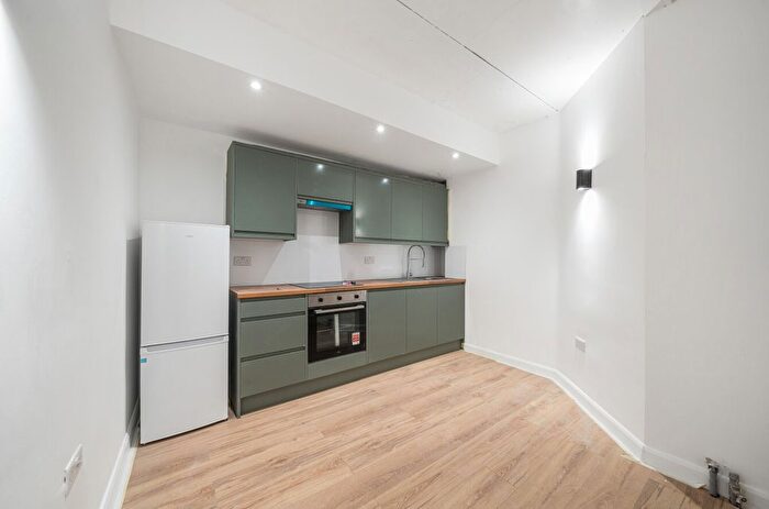 1 Bedroom Flat To Rent In Holloway Road, London, N7