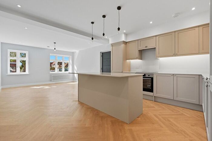 1 Bedroom Flat For Sale In Flat, River Court, London Road, Leigh-On-Sea, Essex, SS9