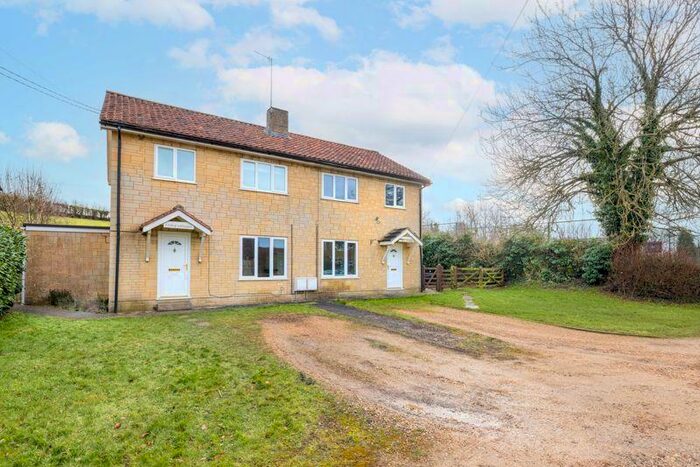 3 Bedroom Semi-Detached House For Sale In Superbly Located Bed Property In Bruton, BA10