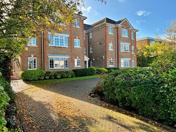 2 Bedroom Apartment To Rent In Admirals Court, Northwood, HA6