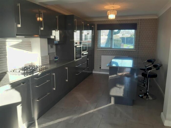 3 Bedroom Semi-Detached House To Rent In South Avenue, Bawtry, Doncaster, DN10