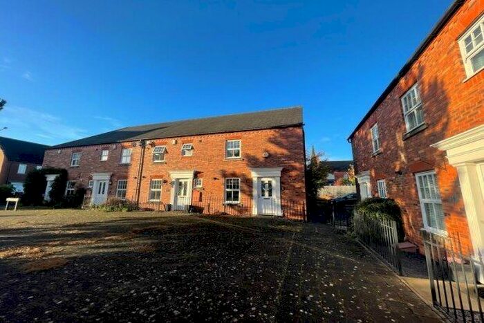 3 Bedroom Property To Rent In Poolfield Road, Lichfield, WS13