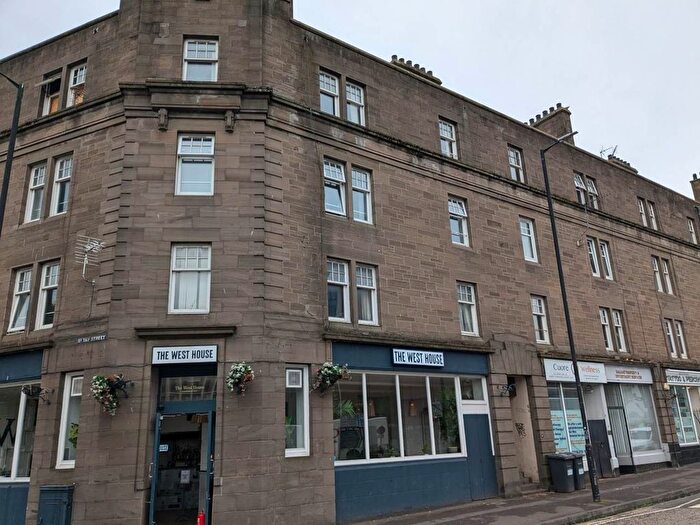 2 Bedroom Flat To Rent In West Port, Dundee, DD1