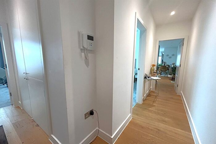 2 Bedroom Flat To Rent In Circa Apartments, Harlington, UB3
