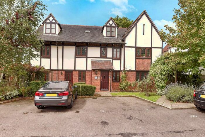 2 Bedroom Apartment To Rent In Lovelace Square, Summertown, OX2