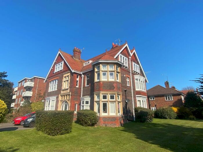 2 Bedroom Flat To Rent In Lansdowne Road, Worthing, West Sussex, BN11