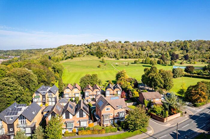 4 Bedroom Semi-Detached House For Sale In Roundburrow Close, Warlingham, CR6