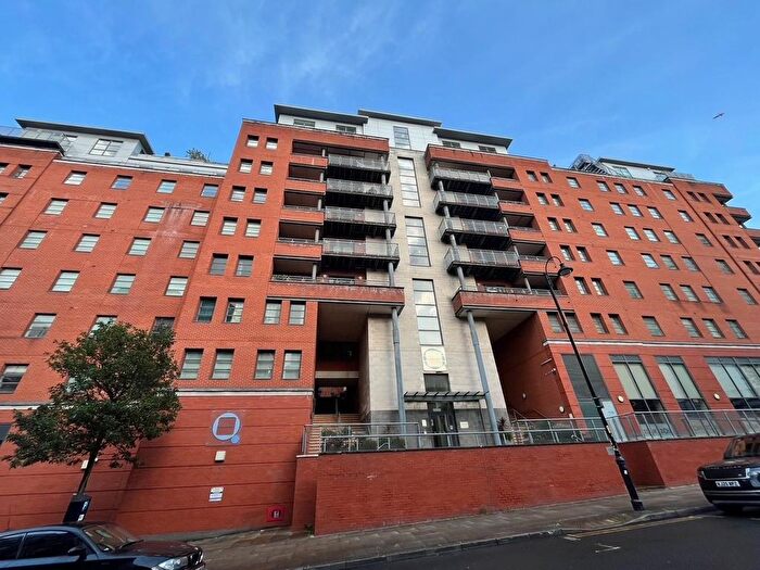 2 Bedroom Flat To Rent In The Quadrangle, Lower Ormond Street, Manchester, M1