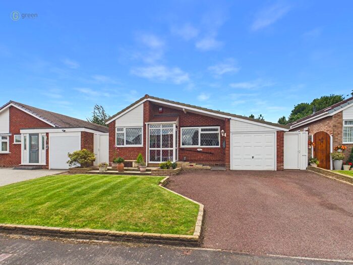 3 Bedroom Detached Bungalow For Sale In Lapworth Drive, Sutton Coldfield, B73