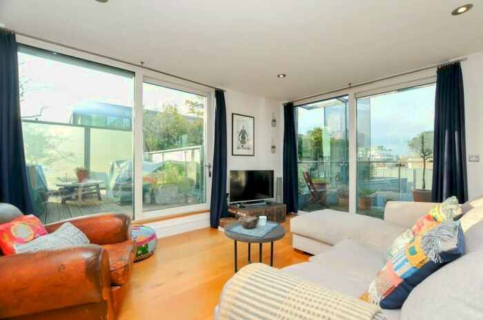 2 Bedroom Penthouse To Rent In Horseshoe Court, Brewhouse Yard, Clerkenwell, EC1V