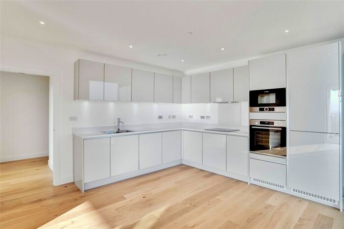 2 Bedroom Apartment To Rent In Station Road London, SE13