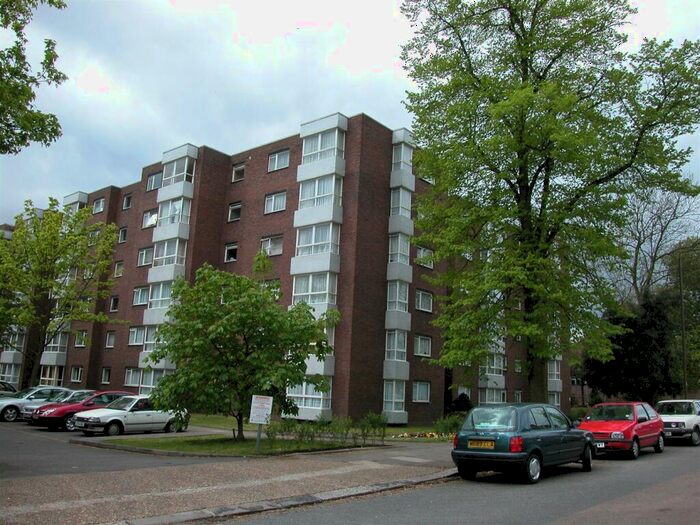 2 Bedroom Apartment To Rent In Raffles House, Brampton Grove, Hendon, NW4