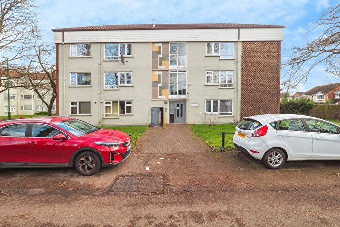 2 Bedroom Flat For Sale In Capitol Court, Wollaton, Nottingham, NG8