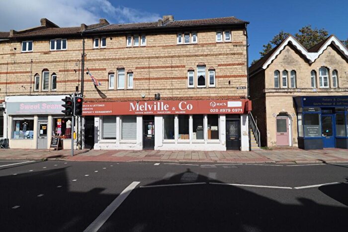 1 Bedroom Flat To Rent In Walton Road, East Molesey, Surrey, KT8