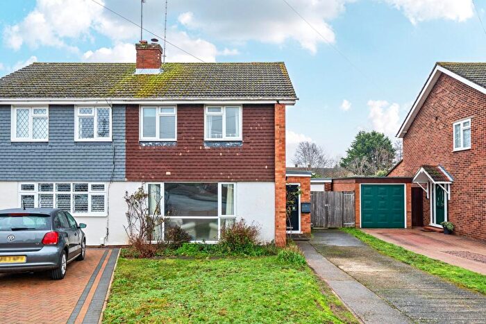 3 Bedroom Semi Detached House For Sale In Magdalen Close, Byfleet, Surrey, KT14