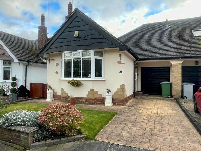 2 Bedroom Bungalow To Rent In Thingwall Road East, Thingwall, Wirral CH61