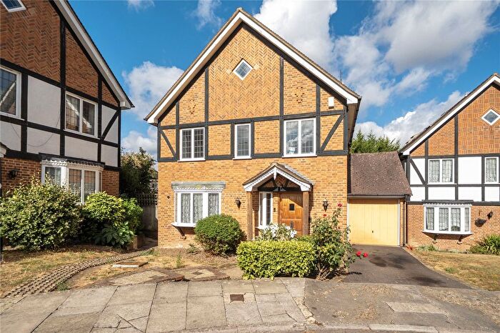 5 Bedroom Detached House To Rent In Mountington Park Close, Harrow, HA3