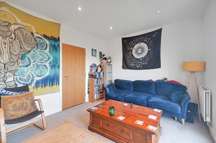 3 Bedroom Property For Sale In Sher Afzal Close, Oxford, OX4