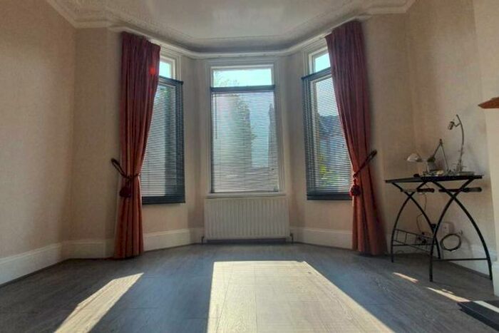 3 Bedroom Maisonette To Rent In Coldershaw Road, London W13