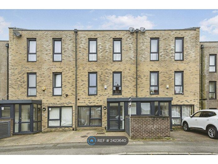 4 Bedroom Terraced House To Rent In Maryatt Avenue, Harrow, HA2