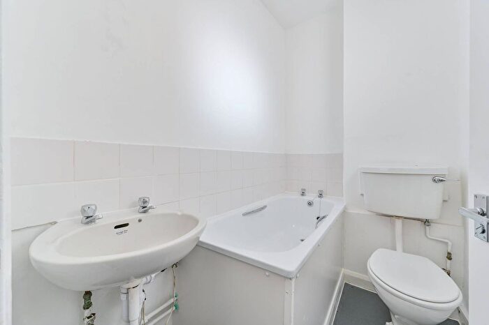 Studio For Sale In Gaisford Street, Kentish Town, London, NW5