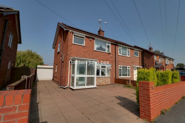 3 Bedroom Semi-Detached House To Rent In Sandiway Road, Crewe, CW1