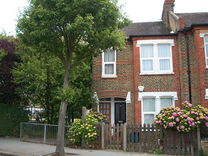 1 Bedroom Maisonette To Rent In Dartnell Road, Addiscombe, Croydon, CR0