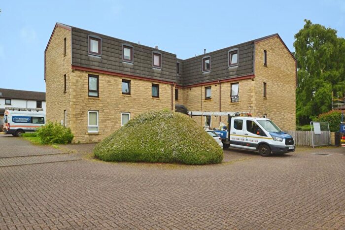 2 Bedroom Flat To Rent In North Meggetland, Edinburgh, EH14