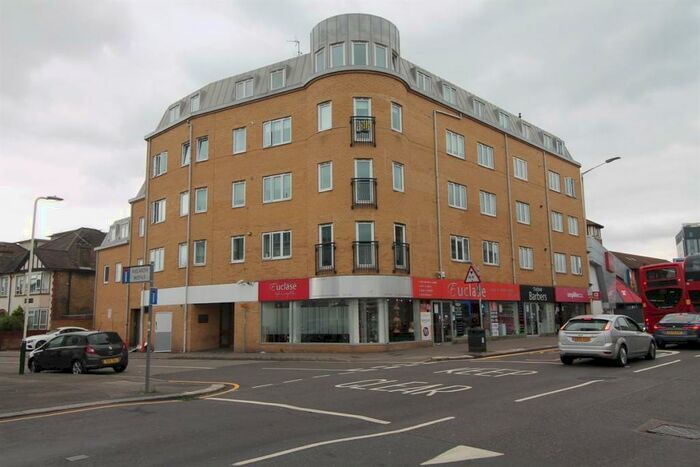 1 Bedroom Flat To Rent In Southbury Court, South Street, RM1